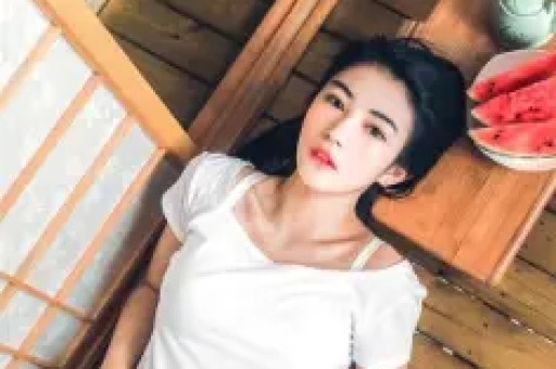 美顶流纯神演穿普拉达的女王2被删光！秀身体黑历史太多