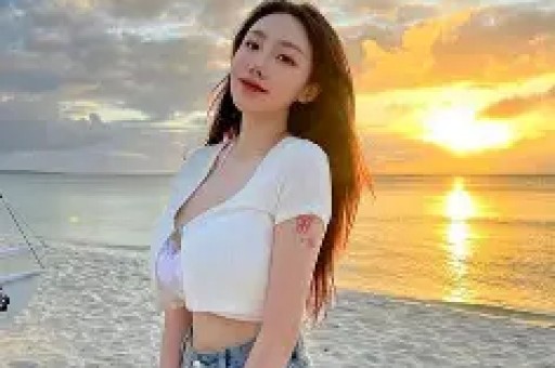范冰冰深夜晒美照变花姑娘疑似心情大好婚事近